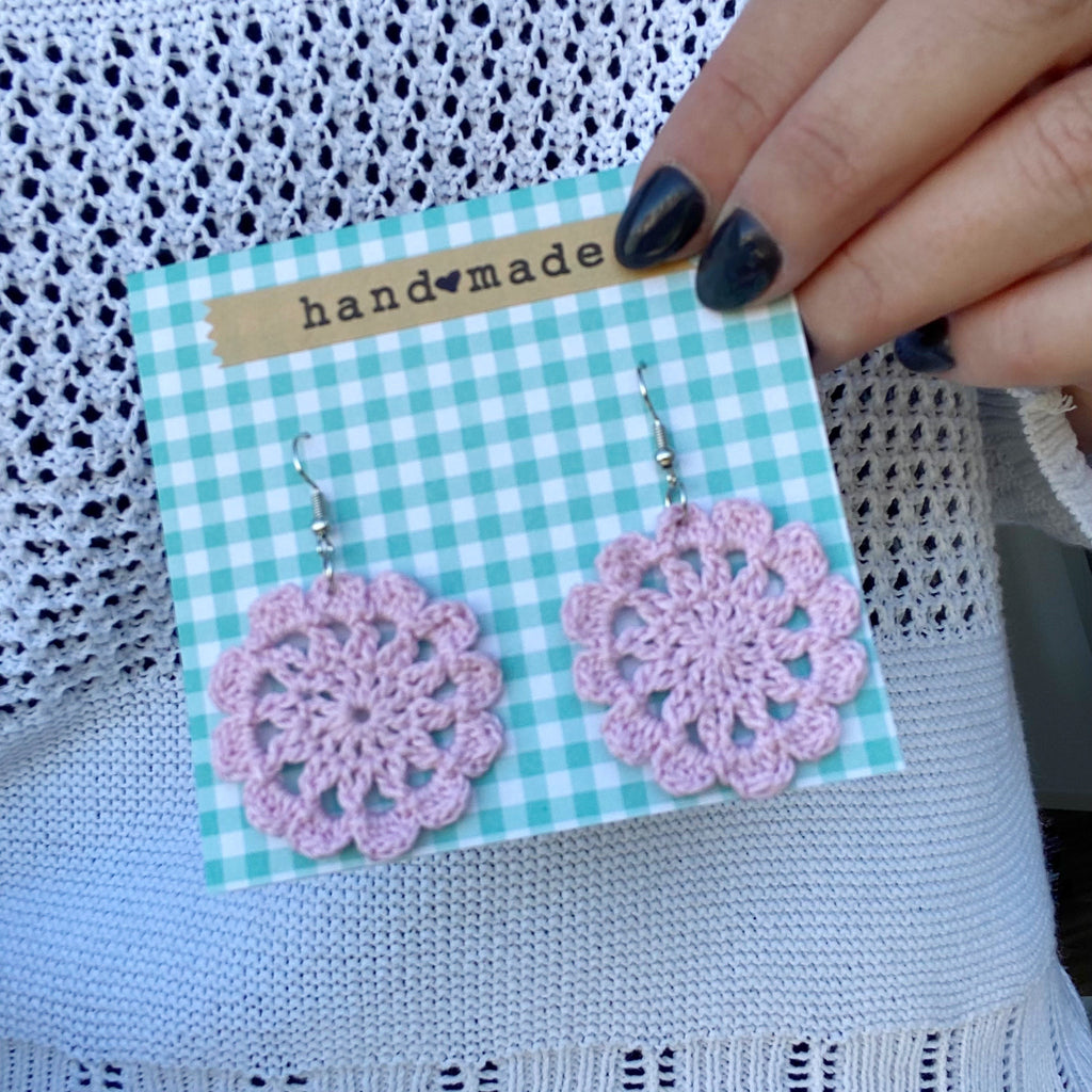 Mamma That Makes: Iris Earrings - Free Crochet Pattern